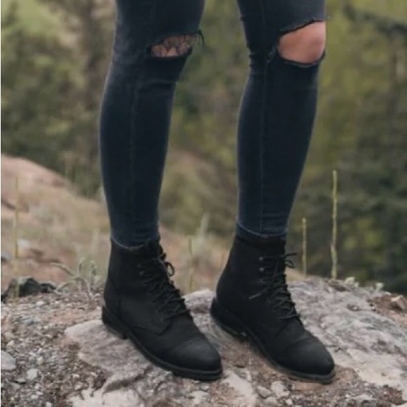 BareTraps Shoes - Baretraps Aimee Black Combat Boots Size 9.5 in Excellent Condition